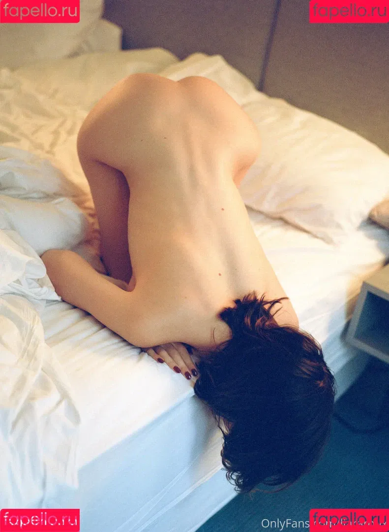 Liara Roux / liararoux Onlyfans Photo Gallery 