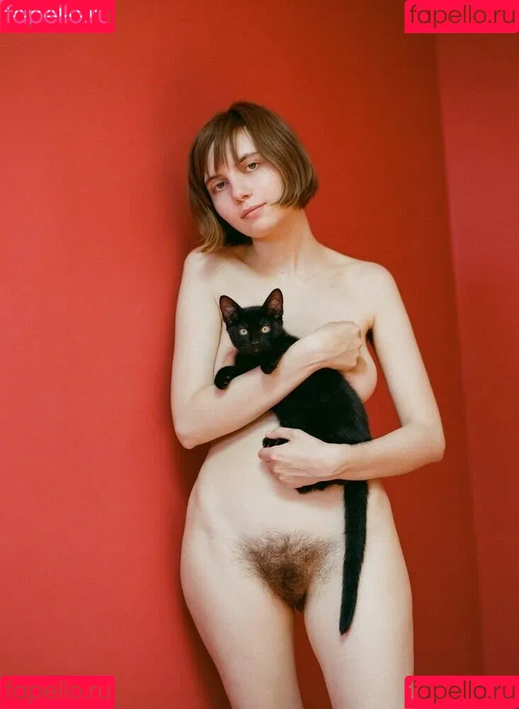 Liara Roux / liararoux Onlyfans Photo Gallery 