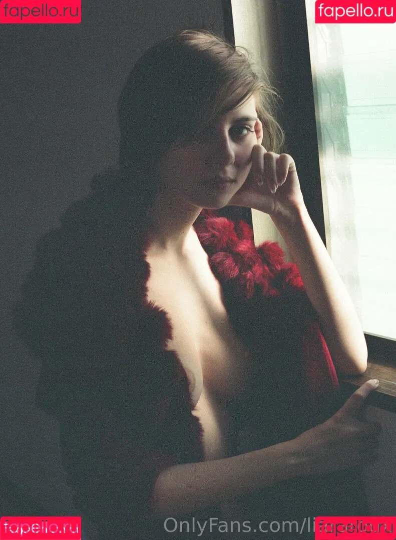 Liara Roux / liararoux Onlyfans Photo Gallery 