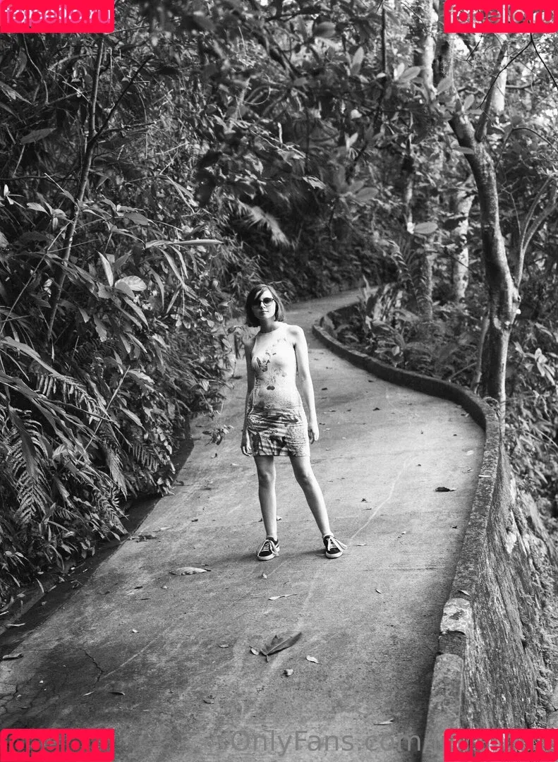 Liara Roux / liararoux Onlyfans Photo Gallery 