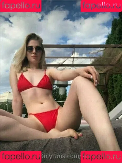 elara_moonq / elaramoonllc Onlyfans Photo Gallery 