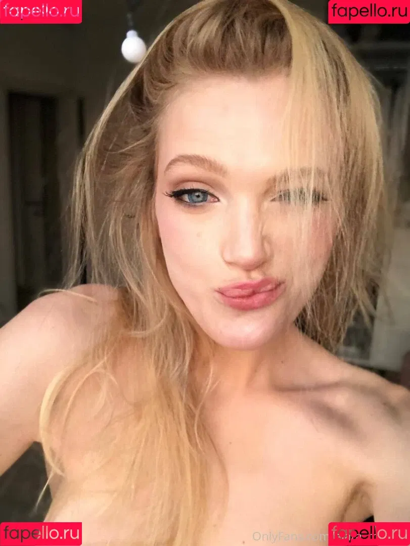 elara_moonq / elaramoonllc Onlyfans Photo Gallery 