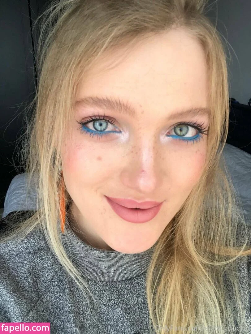 elara_moonq / elaramoonllc Onlyfans Photo Gallery 