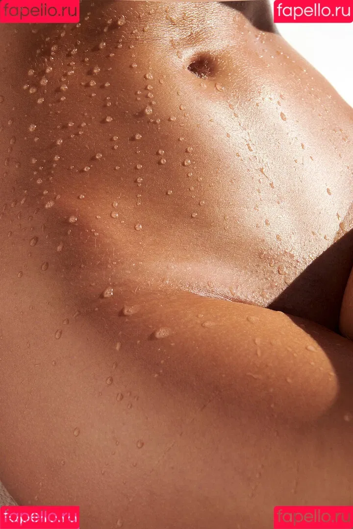 Laura Müller / lauramuellerofficial Onlyfans Photo Gallery 