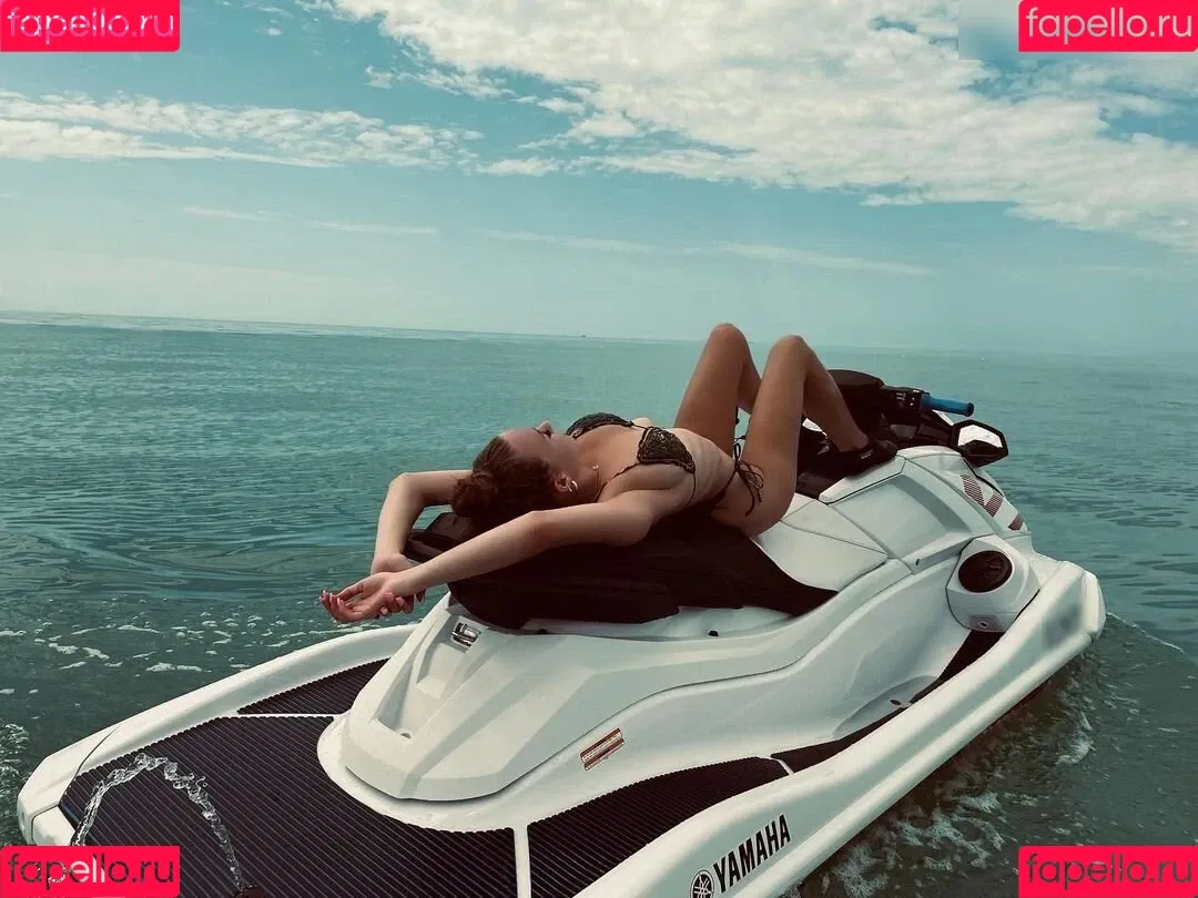 Laura Müller / lauramuellerofficial Onlyfans Photo Gallery 