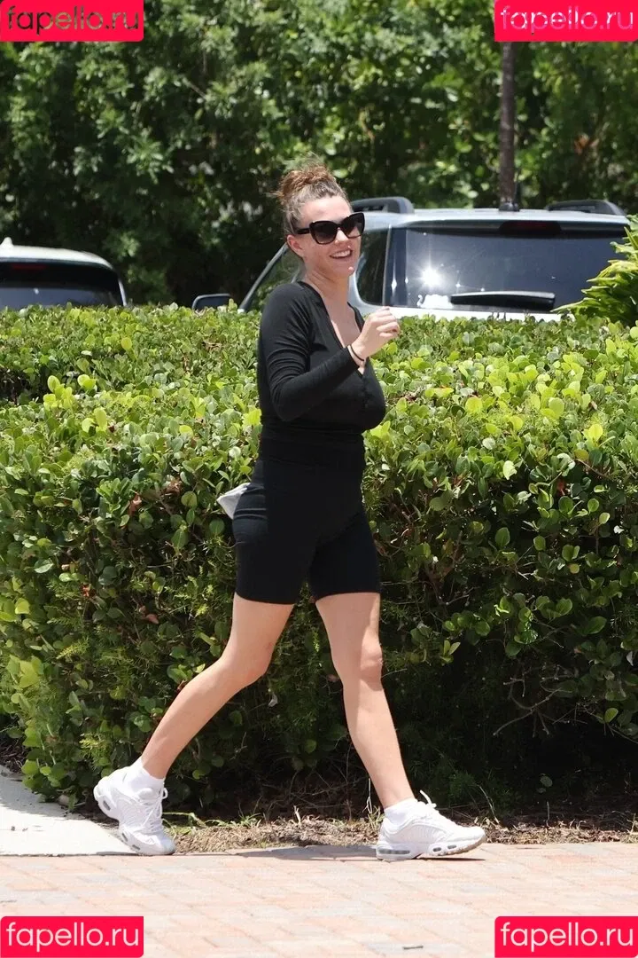 Laura Müller / lauramuellerofficial Onlyfans Photo Gallery 