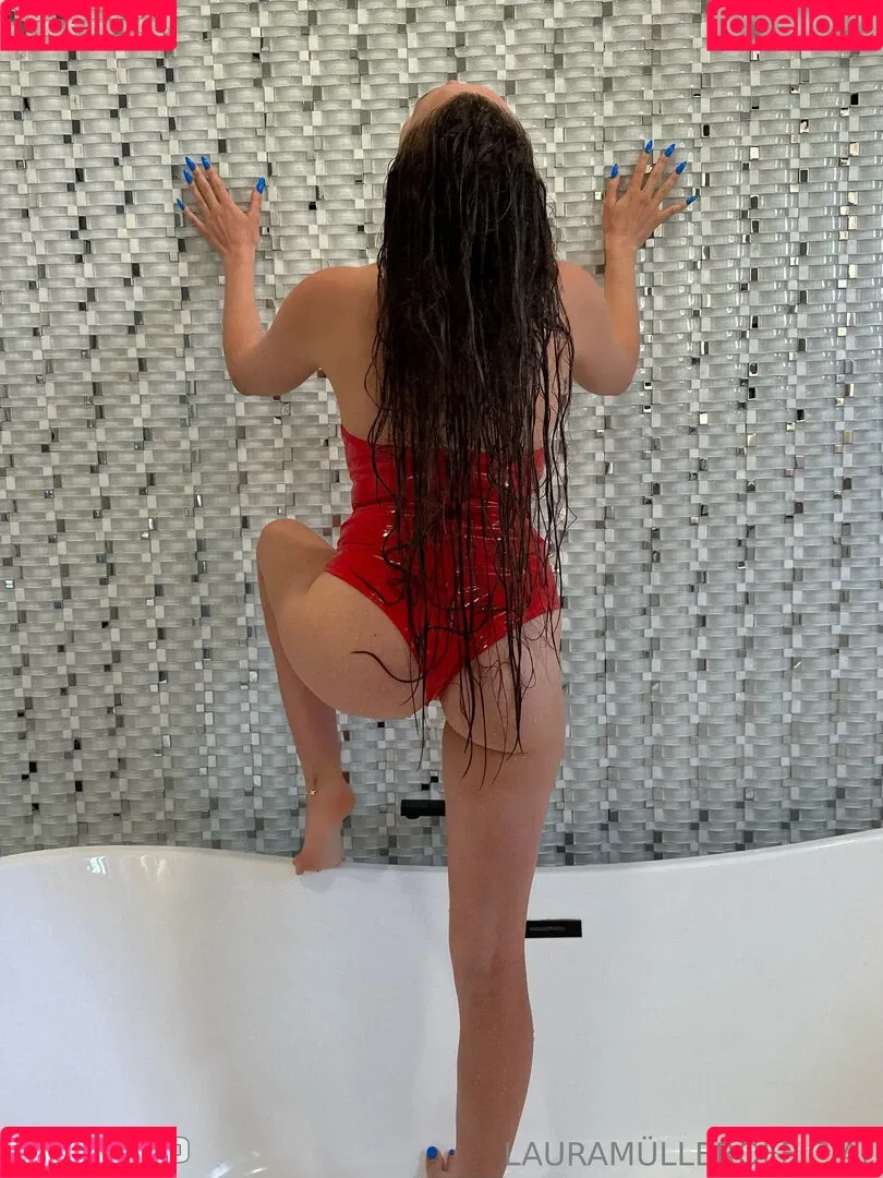 Laura Müller / lauramuellerofficial Onlyfans Photo Gallery 