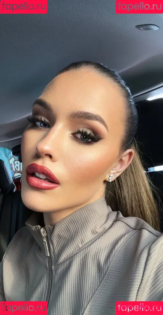 Laura Müller / lauramuellerofficial Onlyfans Photo Gallery 