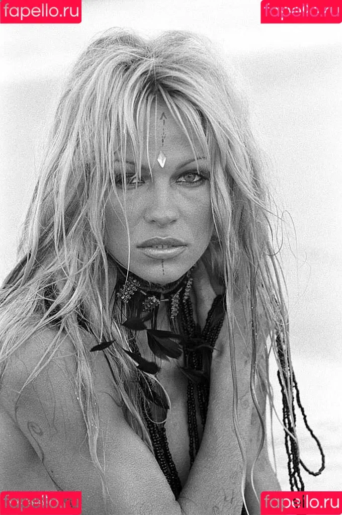 Pamela Anderson / mepamelaanderson / pamelaanderson Onlyfans Photo Gallery 