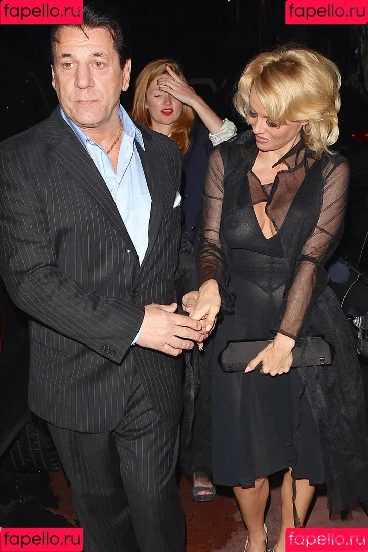 Pamela Anderson / mepamelaanderson / pamelaanderson Onlyfans Photo Gallery 