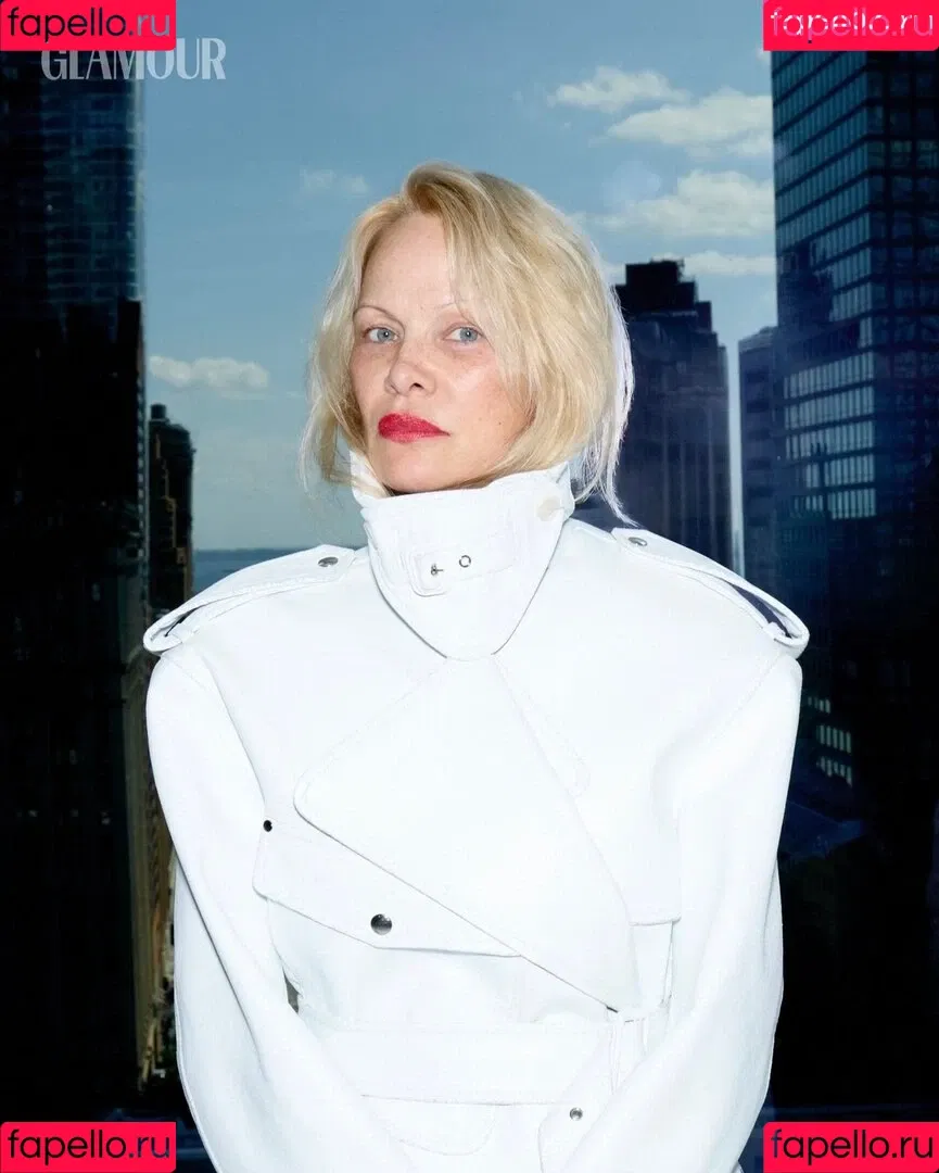 Pamela Anderson / mepamelaanderson / pamelaanderson Onlyfans Photo Gallery 