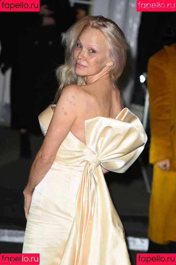 Pamela Anderson / mepamelaanderson / pamelaanderson Onlyfans Photo Gallery 