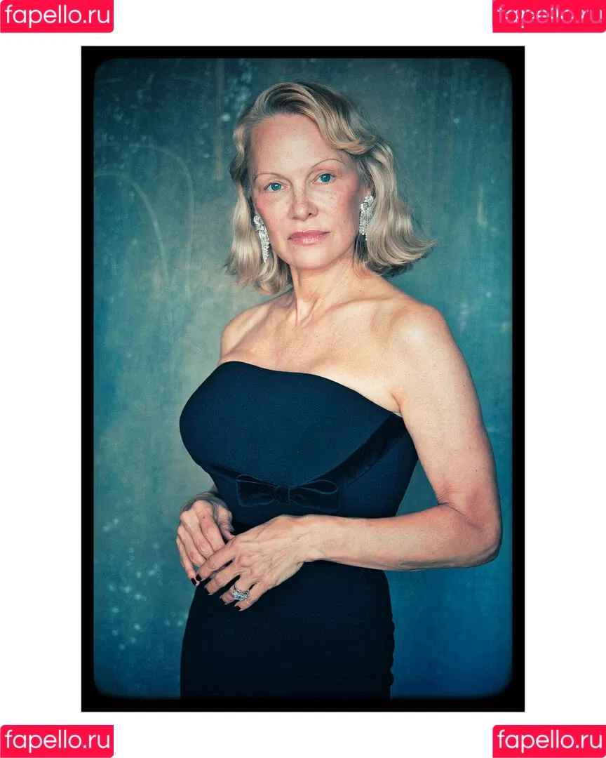 Pamela Anderson / mepamelaanderson / pamelaanderson Onlyfans Photo Gallery 