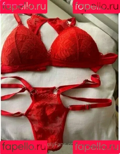 emsexylips / emskorup Onlyfans Photo Gallery 