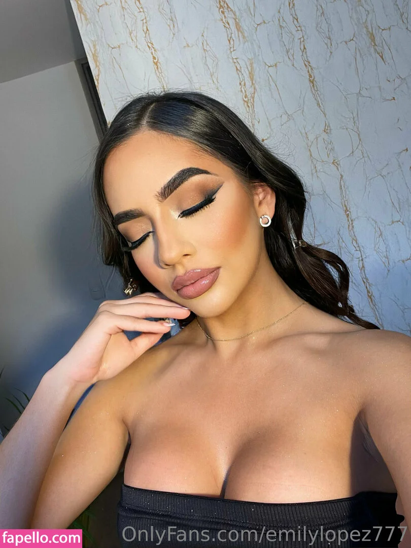 emsexylips / emskorup Onlyfans Photo Gallery 