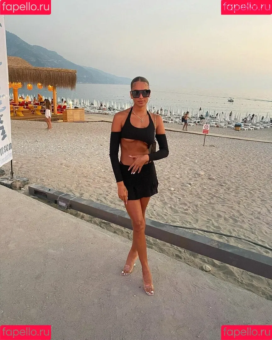 Kyia Peters Basildon / _kyia._ / bbygirl29 / kyia13833672 Onlyfans Photo Gallery 
