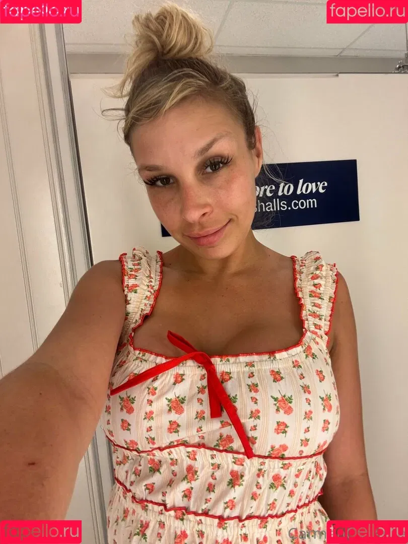 carmencalientefanpage / carmencalixxx Onlyfans Photo Gallery 
