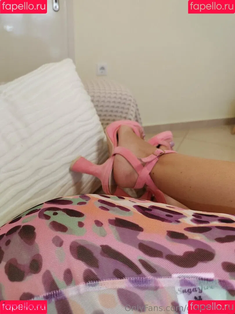 giulianared / the.real.giulianared Onlyfans Photo Gallery 