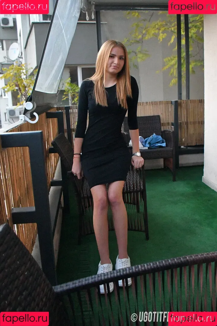 Leicester girl Emma S / Ugotitflauntit Onlyfans Photo Gallery 