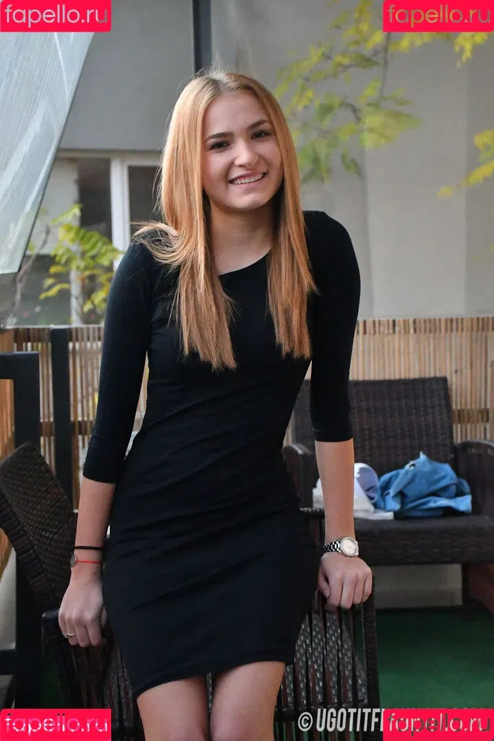 Leicester girl Emma S / Ugotitflauntit Onlyfans Photo Gallery 