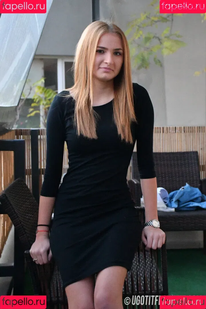 Leicester girl Emma S / Ugotitflauntit Onlyfans Photo Gallery 