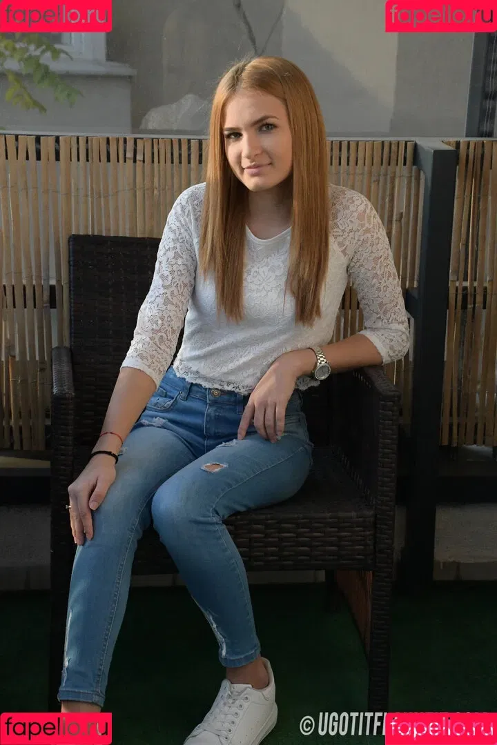 Leicester girl Emma S / Ugotitflauntit Onlyfans Photo Gallery 