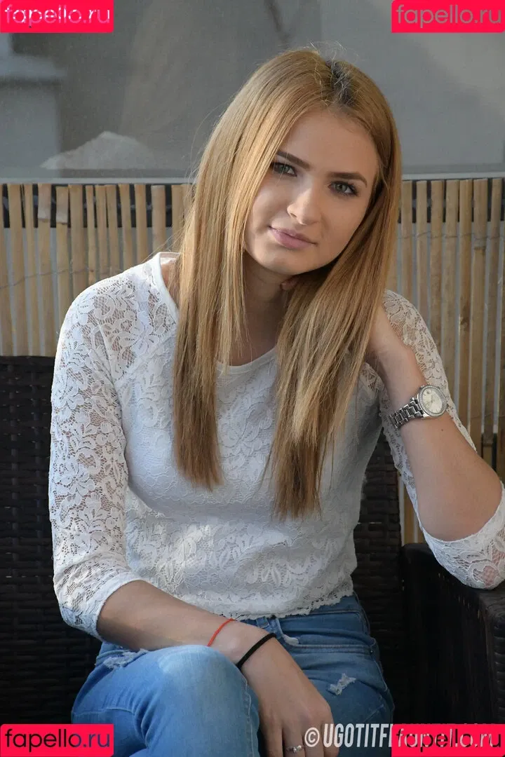 Leicester girl Emma S / Ugotitflauntit Onlyfans Photo Gallery 