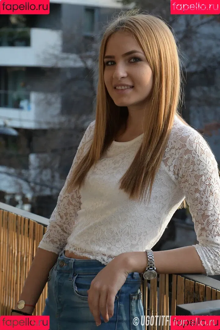 Leicester girl Emma S / Ugotitflauntit Onlyfans Photo Gallery 