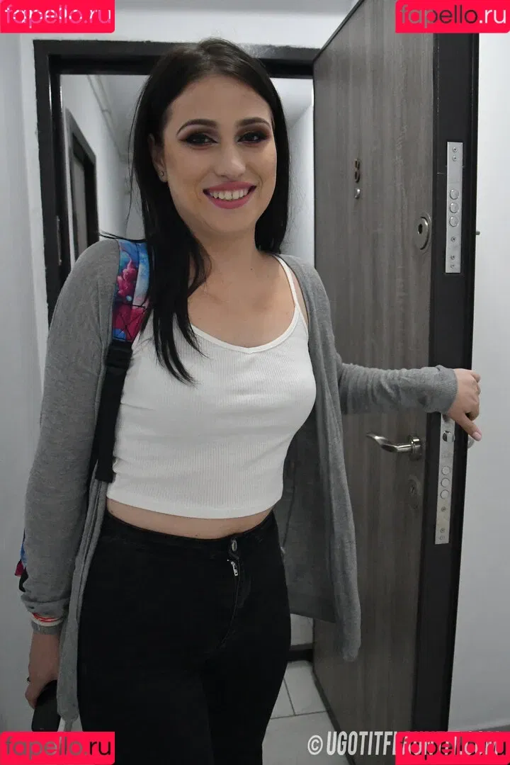 Leicester girl Emma S / Ugotitflauntit Onlyfans Photo Gallery 