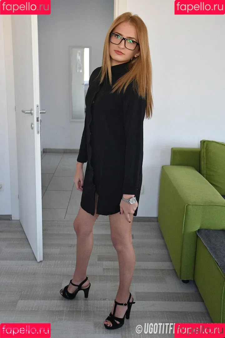 Leicester girl Emma S / Ugotitflauntit Onlyfans Photo Gallery 