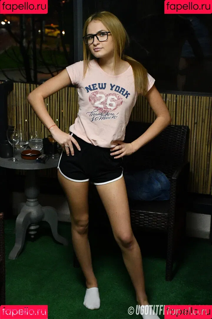 Leicester girl Emma S / Ugotitflauntit Onlyfans Photo Gallery 