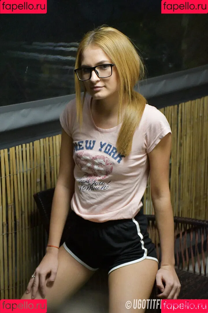 Leicester girl Emma S / Ugotitflauntit Onlyfans Photo Gallery 