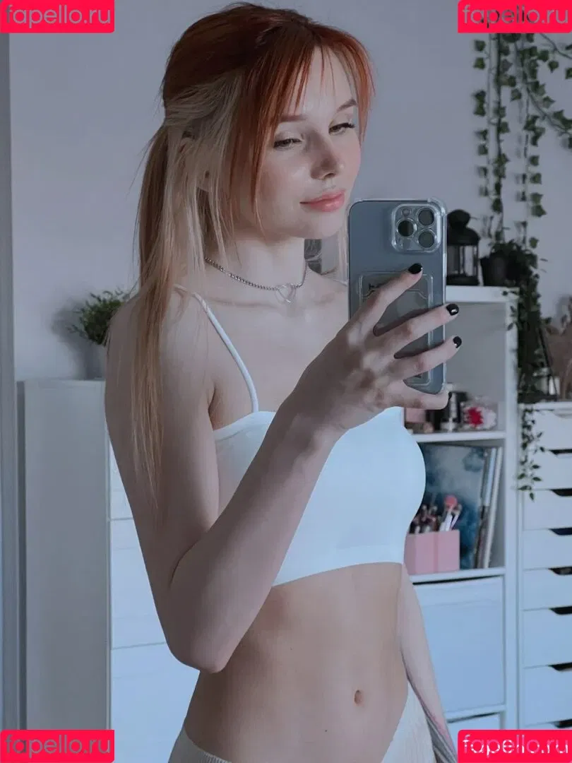 smorodinova Onlyfans Photo Gallery 