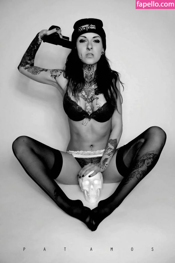 Sina Minou / sinaminou Onlyfans Photo Gallery 