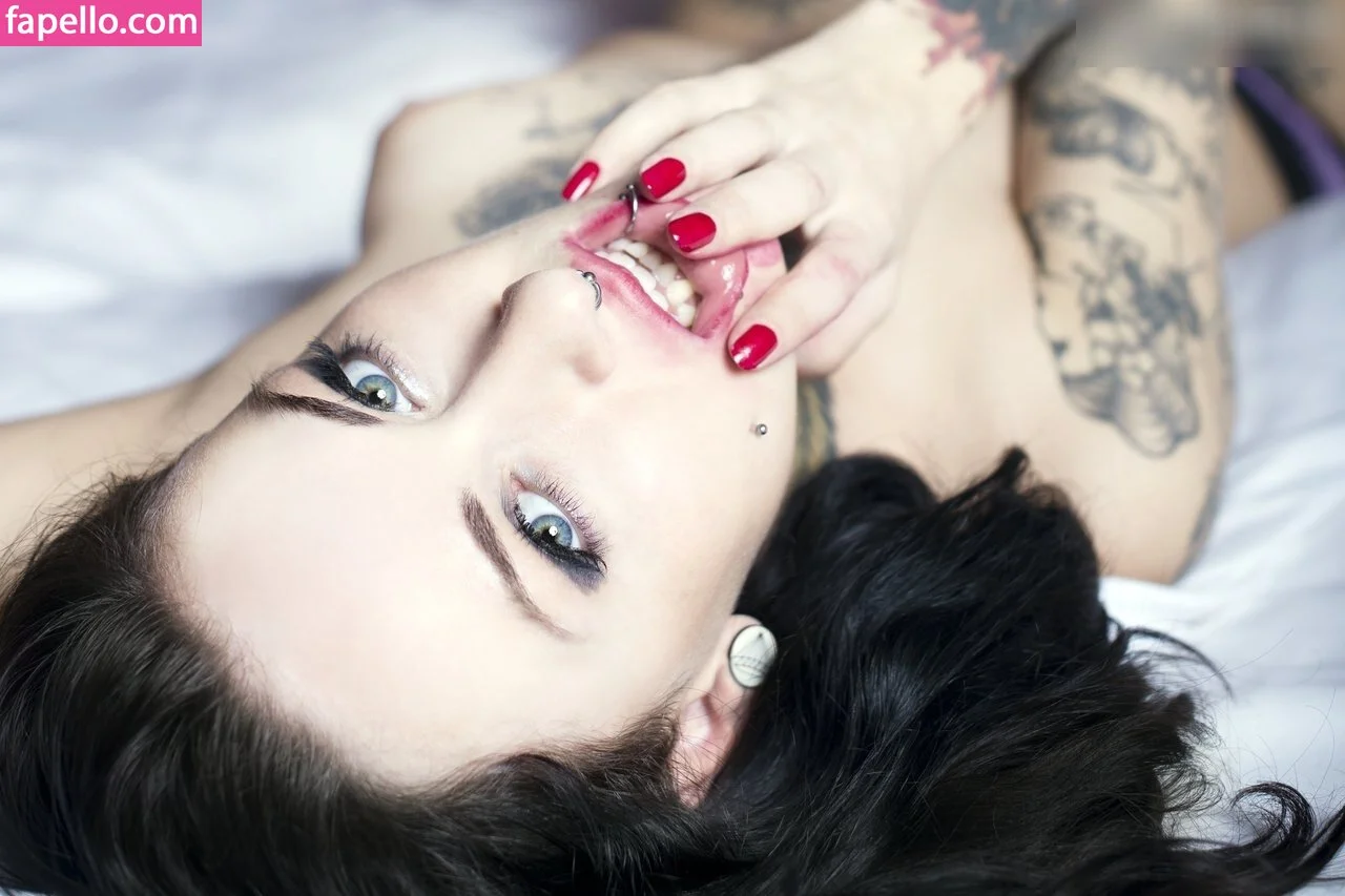 Sina Minou / sinaminou Onlyfans Photo Gallery 