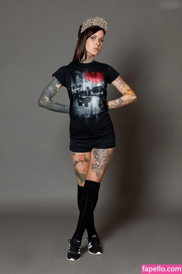 Sina Minou / sinaminou Onlyfans Photo Gallery 