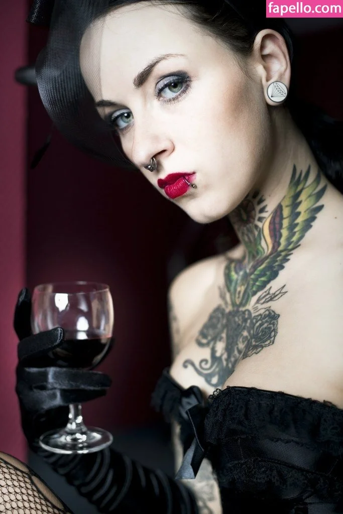 Sina Minou / sinaminou Onlyfans Photo Gallery 