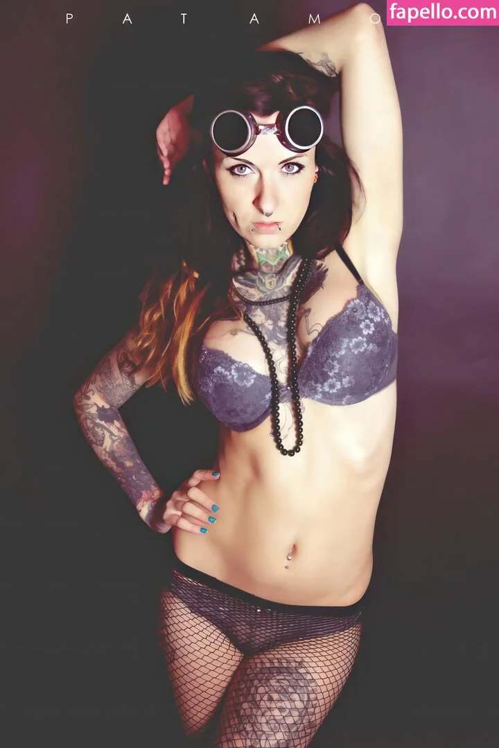 Sina Minou / sinaminou Onlyfans Photo Gallery 