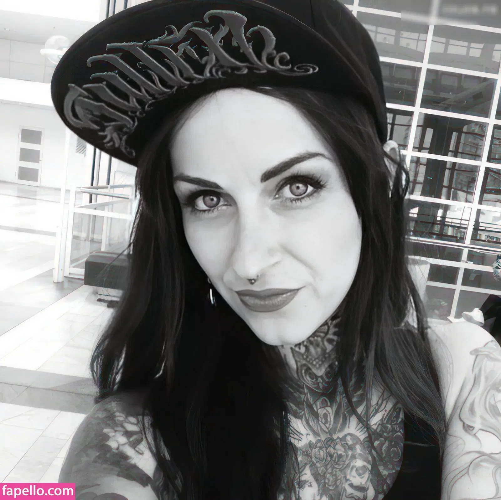 Sina Minou / sinaminou Onlyfans Photo Gallery 