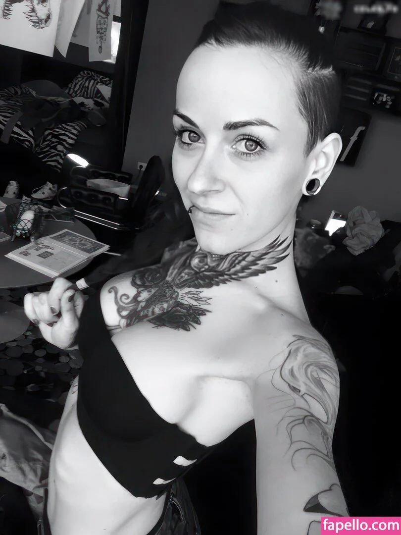 Sina Minou / sinaminou Onlyfans Photo Gallery 