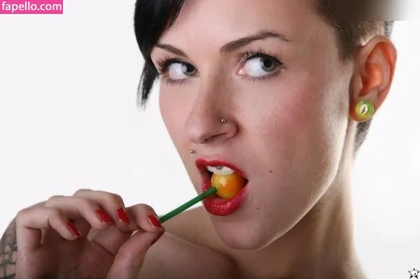 Sina Minou / sinaminou Onlyfans Photo Gallery 