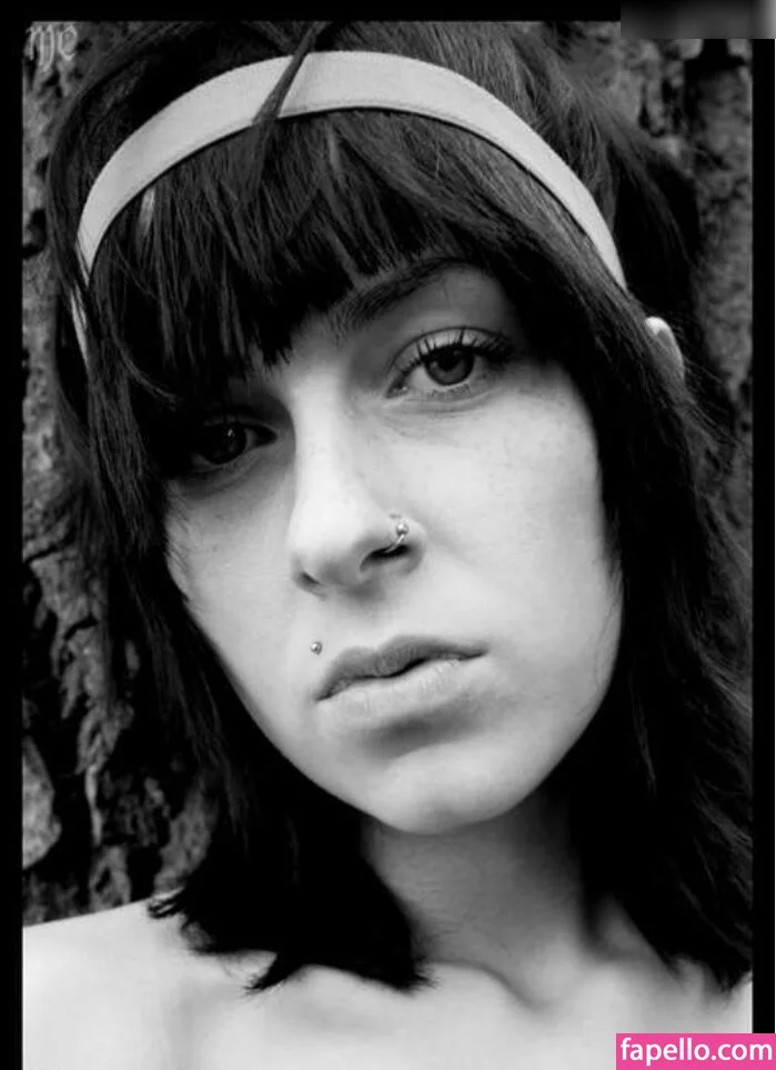 Sina Minou / sinaminou Onlyfans Photo Gallery 