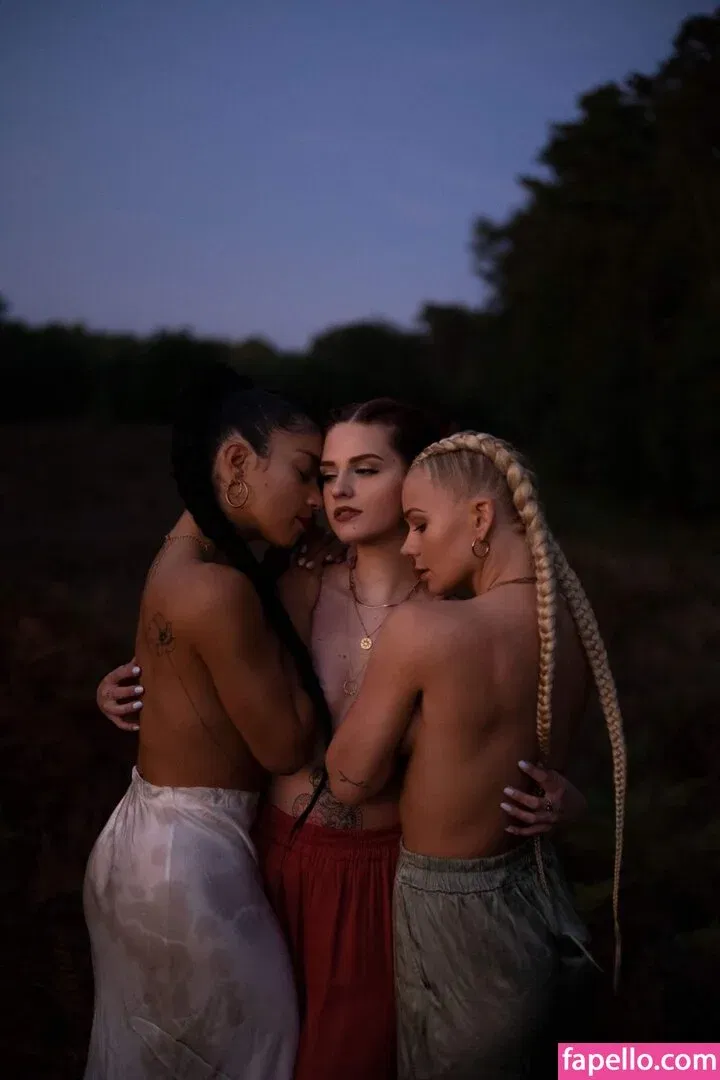 Sina Minou / sinaminou Onlyfans Photo Gallery 