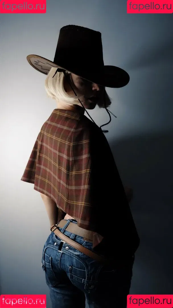 SOLYASMR / Soly ASMR / soly.asmr / solyyy.asmr Onlyfans Photo Gallery 