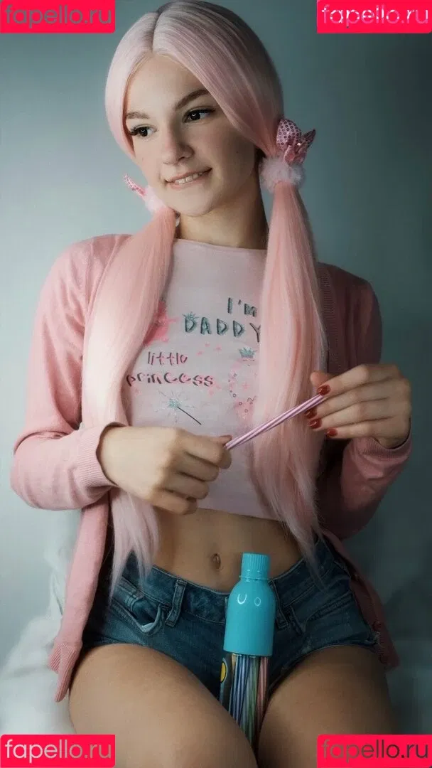 SOLYASMR / Soly ASMR / soly.asmr / solyyy.asmr Onlyfans Photo Gallery 
