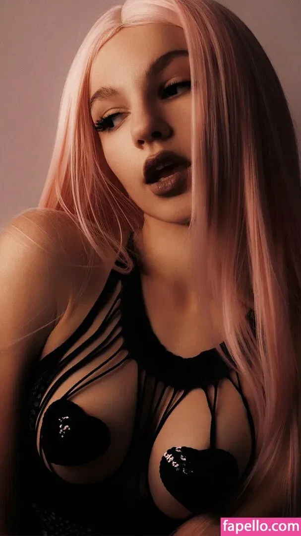 SOLYASMR / Soly ASMR / soly.asmr / solyyy.asmr Onlyfans Photo Gallery 