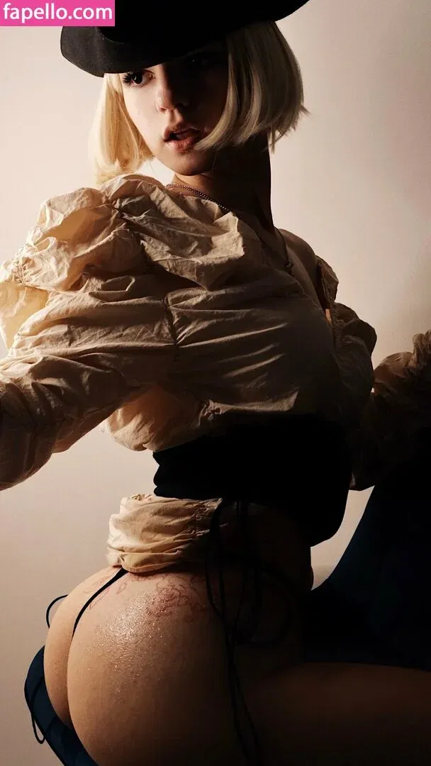 SOLYASMR / Soly ASMR / soly.asmr / solyyy.asmr Onlyfans Photo Gallery 