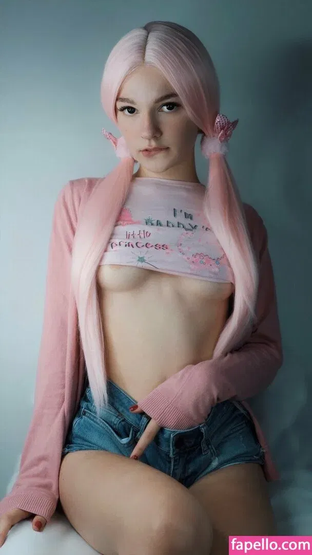 SOLYASMR / Soly ASMR / soly.asmr / solyyy.asmr Onlyfans Photo Gallery 