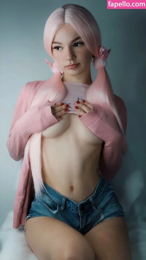 SOLYASMR / Soly ASMR / soly.asmr / solyyy.asmr Onlyfans Photo Gallery 