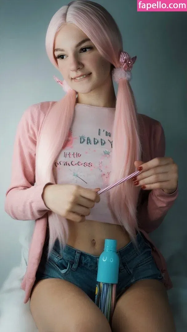 SOLYASMR / Soly ASMR / soly.asmr / solyyy.asmr Onlyfans Photo Gallery 